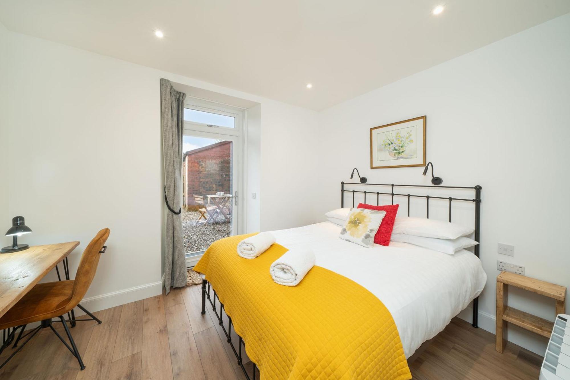 Апартаменты Grange8 Luxury Snug & Courtyard In Blairgowrie Blairgowrie and Rattray Экстерьер фото