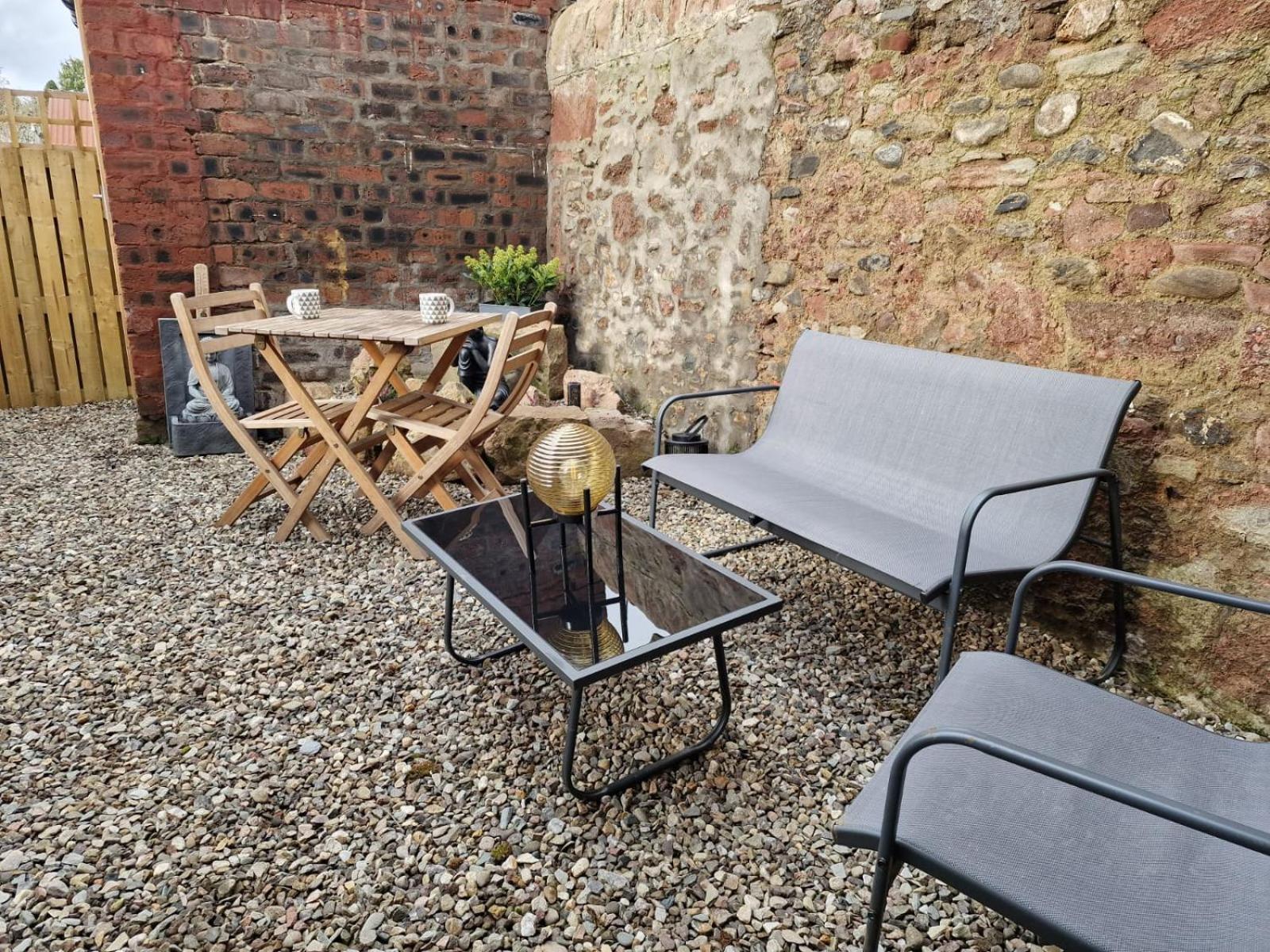 Апартаменты Grange8 Luxury Snug & Courtyard In Blairgowrie Blairgowrie and Rattray Экстерьер фото